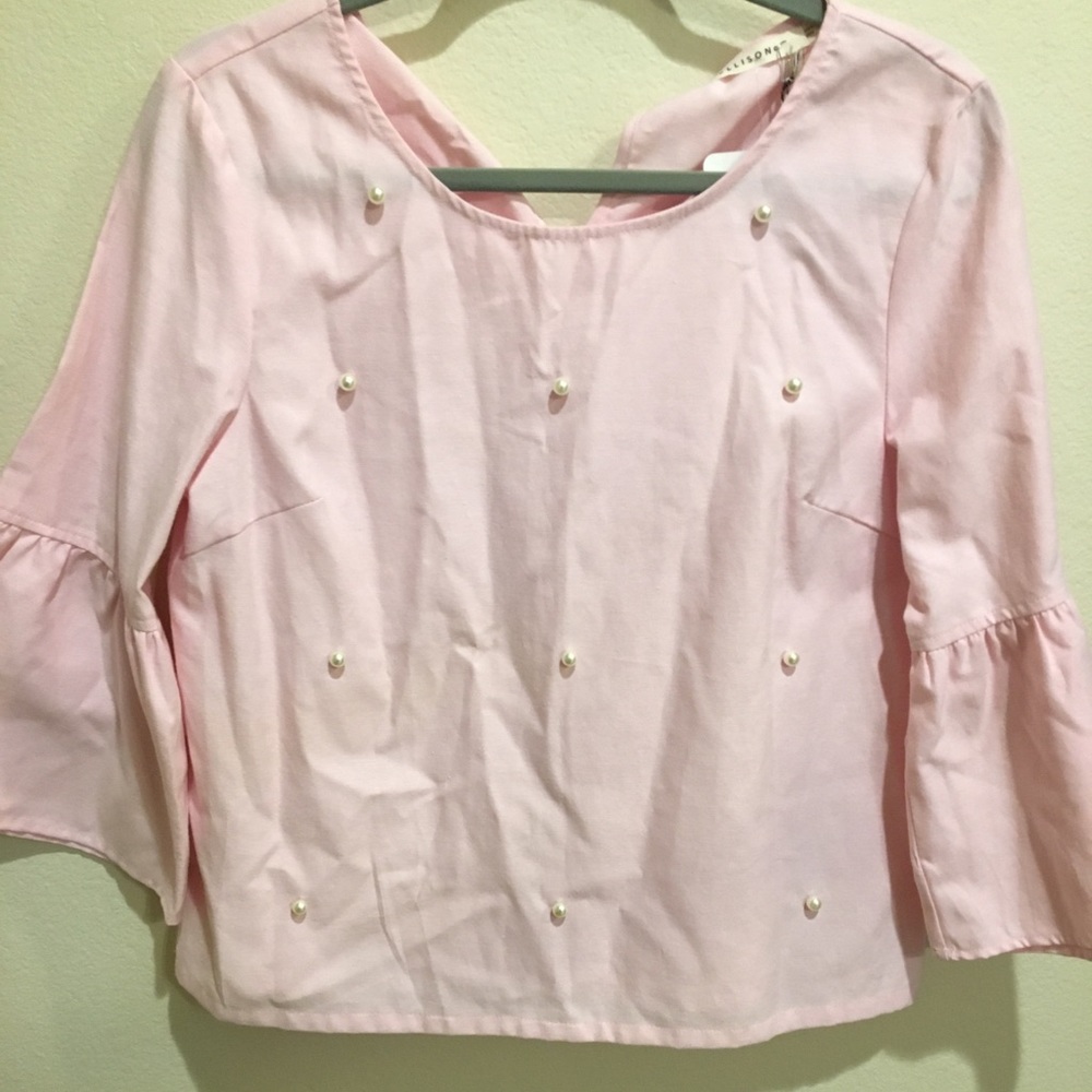 Shirt w pearls